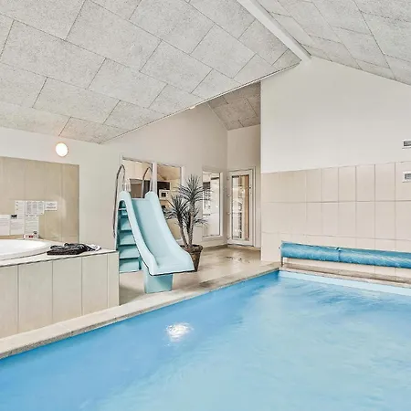 Feriehus Amazing In With Sauna
